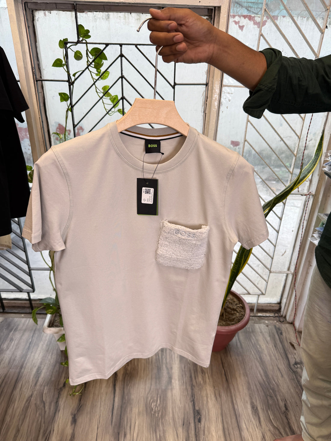 Premium Quality Fit Round Neck T-Shirt – Size 42